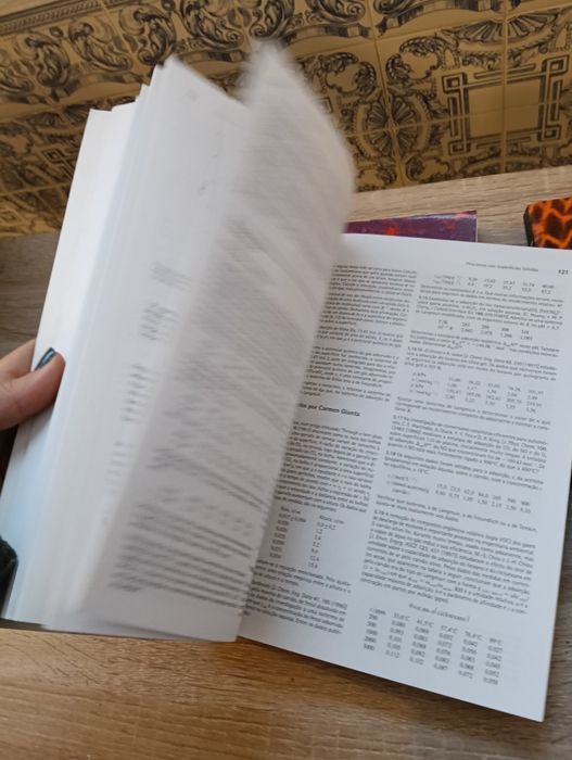 Físico-Química, Volume 1, 2 e 3 - 6ª edição, escrito por Peter Atkins
