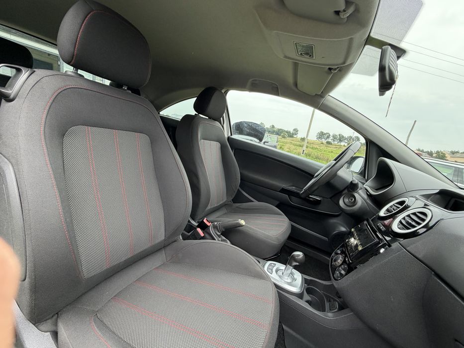 Opel Corsa D 1,2 16 v  ,, AUTOMAT ALUFELGI 17 CALI ,,