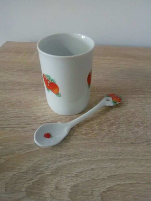 Copos de louça pintados