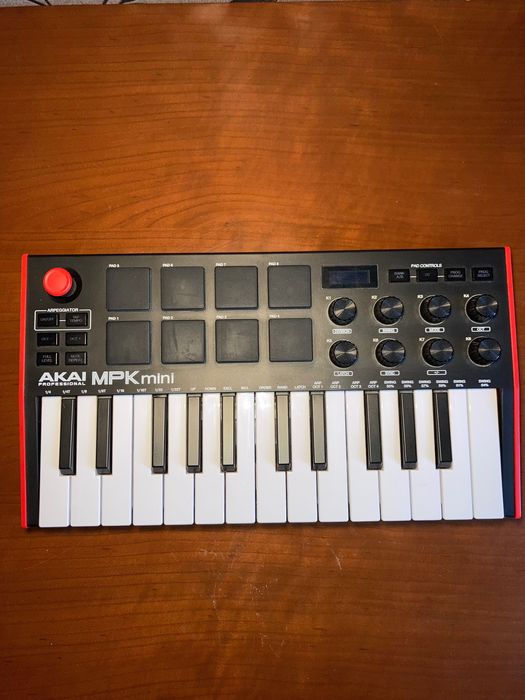 Міді-клавіатура Akai MPK MINI MK3