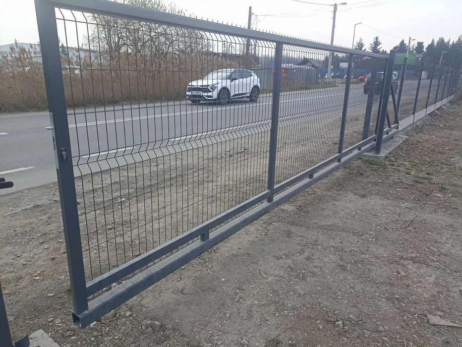 Brama przesuwna grafit ( 4mb) +3 słupki , 2500 zł