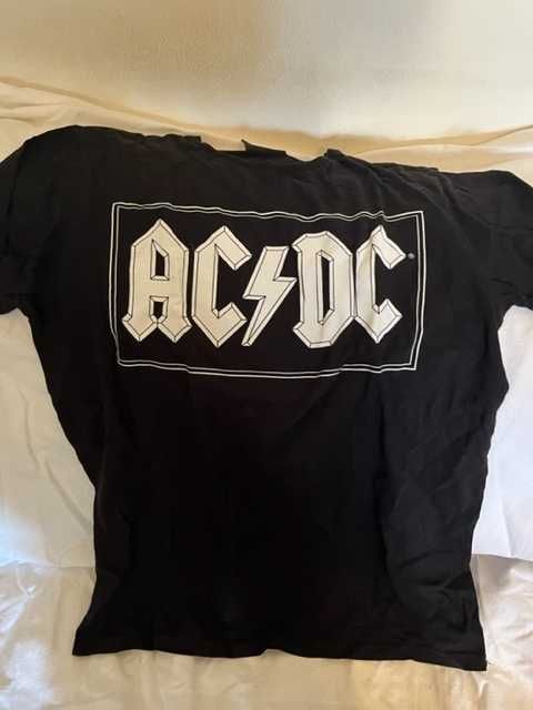 T-Shit AC/DC em bom estado