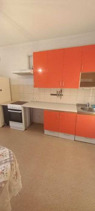 Сдам  3х ком кв  возле Дарницк рынка,убежище в доме ,6 эт бойлер