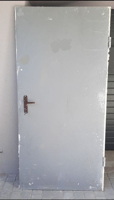 Двери входные металлические