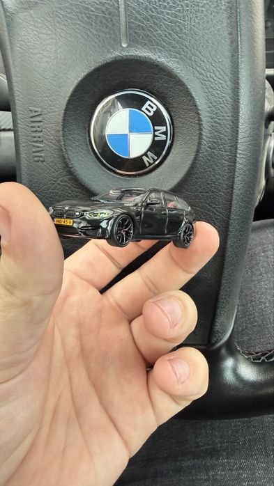 Продам машинку бмв 1.64