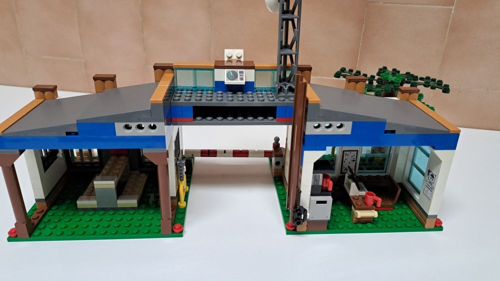 LEGO 4440 - City - Forest Police Station
