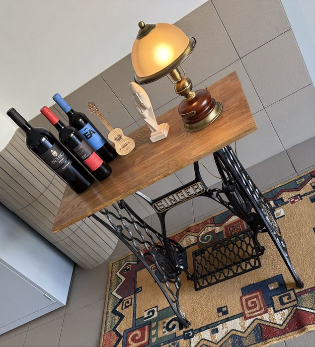 Mesa em pés de Singer aranha