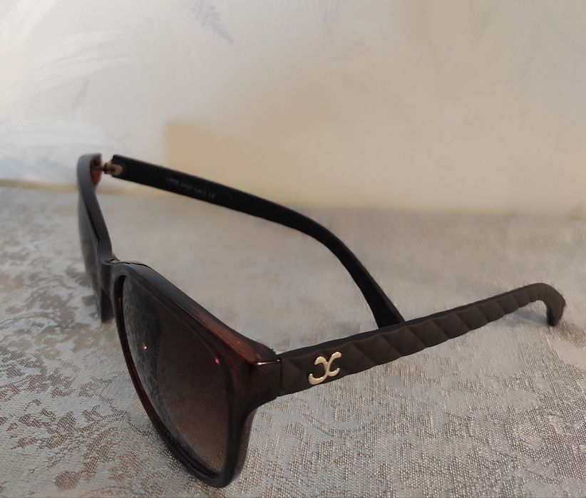 Óculos de Sol (portes incluídos)