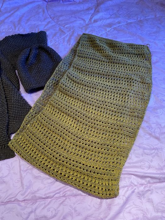 Шапка и два шарфика на девочку