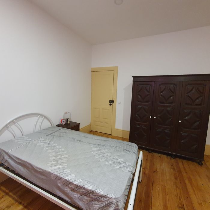 Alugo quarto em t 2