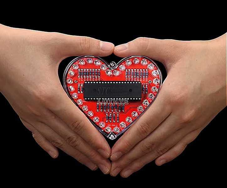 Набор для сборки  светодиодный струящийся свет в форме сердца.