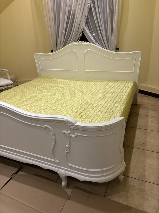 sypialnia w stylu ludwikowskim