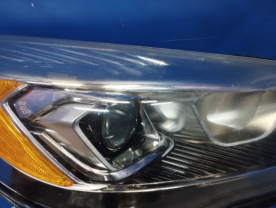 Фара передня права Ford Escape 3 Форд Ескейп Розборка