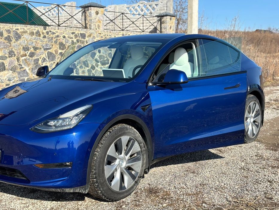Tesla Model Y, 2021
