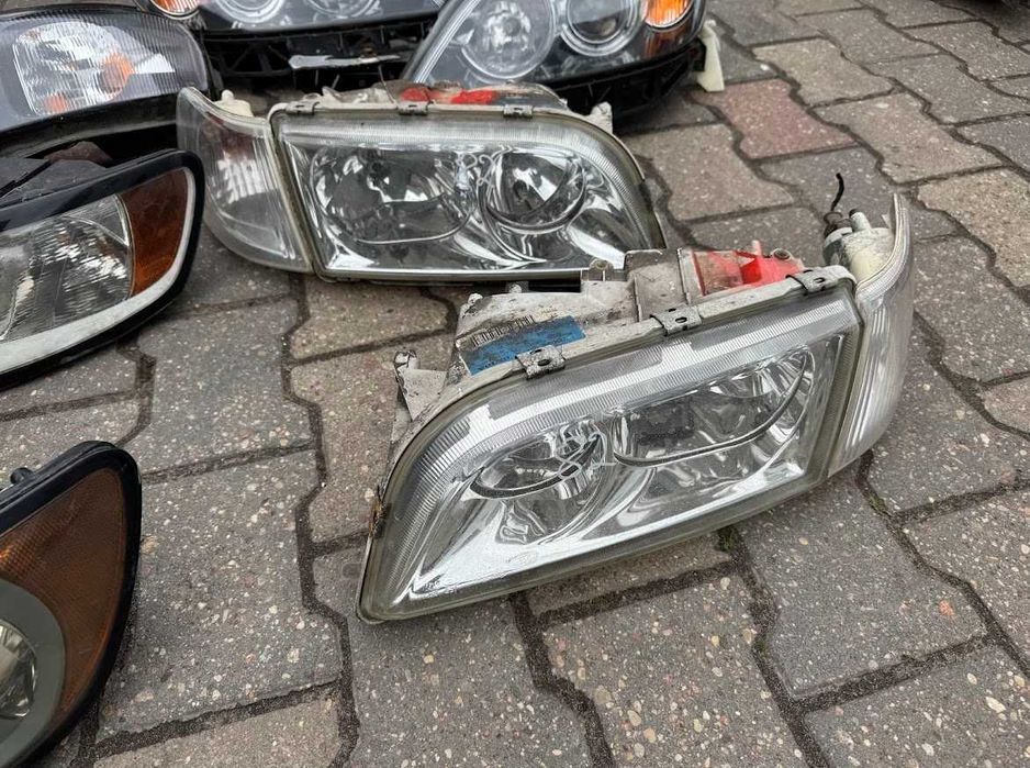 Фари фара передні Volvo S40 V40 S60 S80