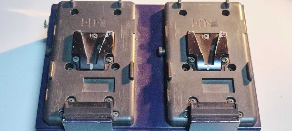 Carregador duplo baterias BOM ESTADO