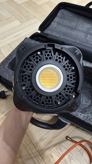 Lampa LED Yongnuo LUX100 Pro - WB (2700 K - 6500 K)