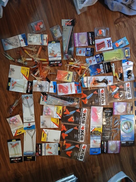 Zestaw nowych artykułów wędkarskich morskich