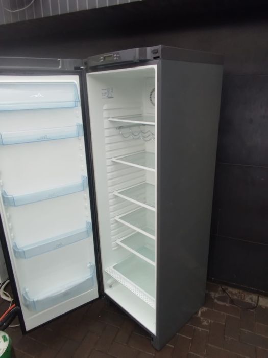 chłodziarka lodówka witryna chłodnicza lada