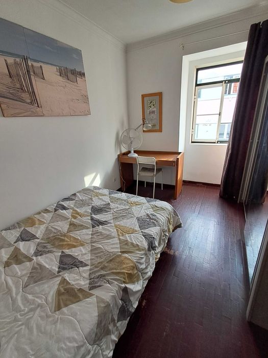 Quartos casal em T3 de charme. Graça. Lisboa.