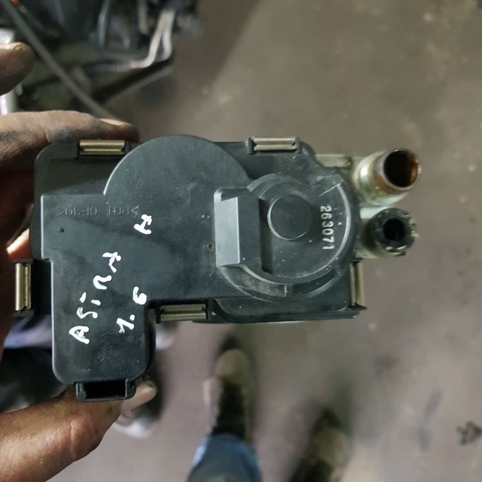 Przepustnica opel astra h 2007r 1.6 16v