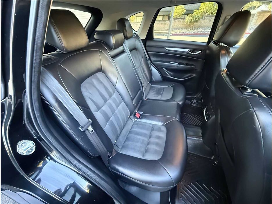 Mazda CX-5 Touring      2018