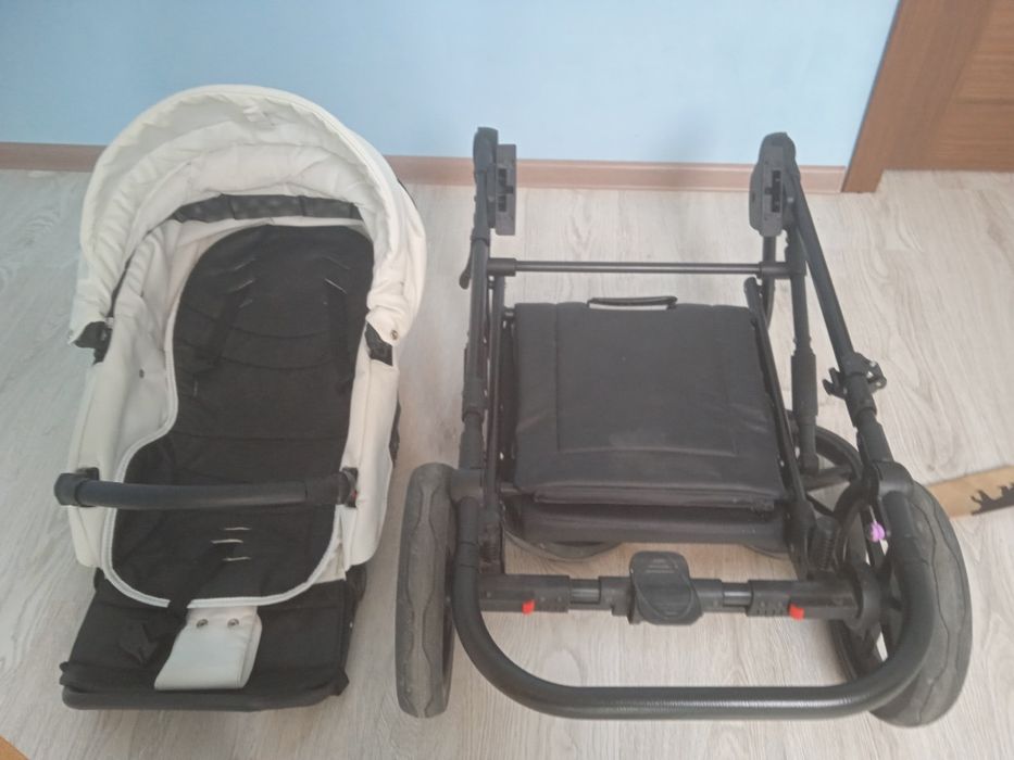 Коляска  Adamex Pro light белая