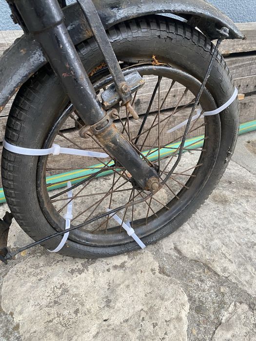 Bicicleta antiga inglesa carga