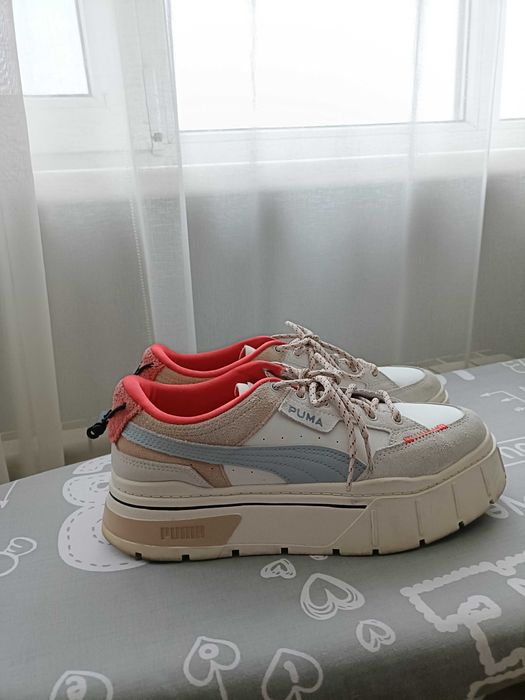 Кросівки жіночі у відмінному стані