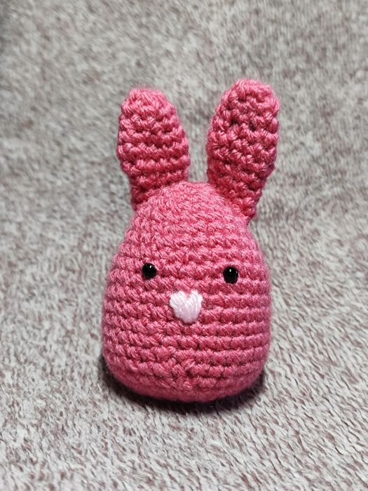 Różowy mrólik miś maskotka ręcznie robiony na szydełku Handmade