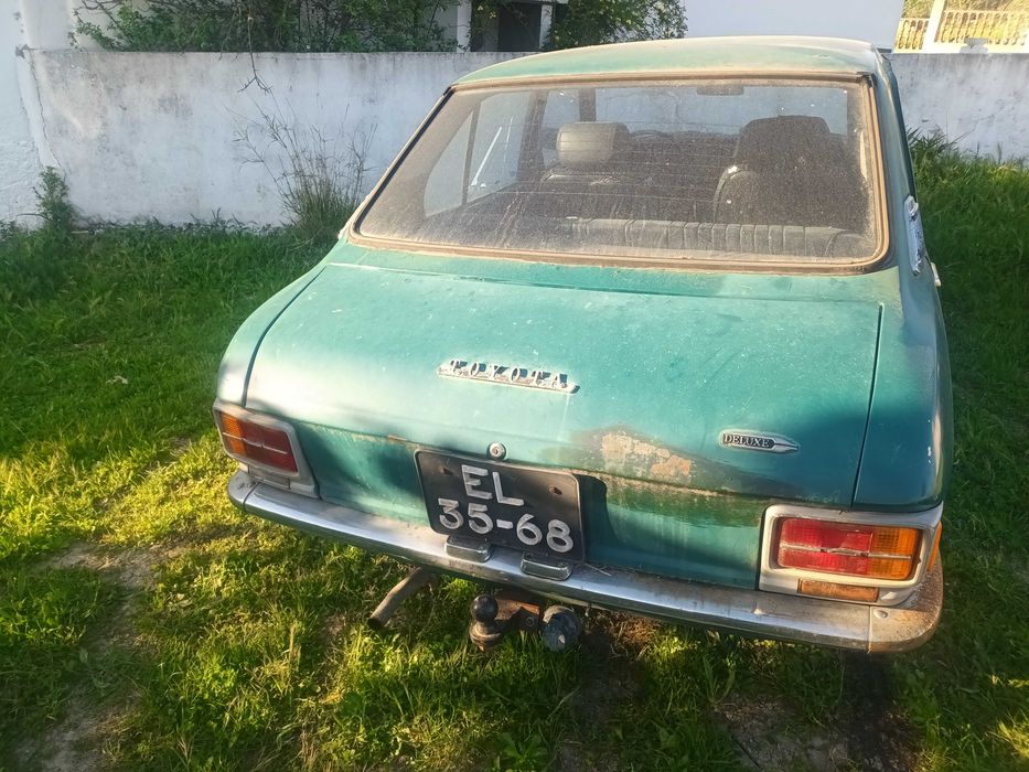 Toyota Corolla 1973 - Viatura para restaurar