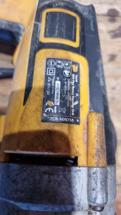 Młoto wiertarka JCB SDS 750