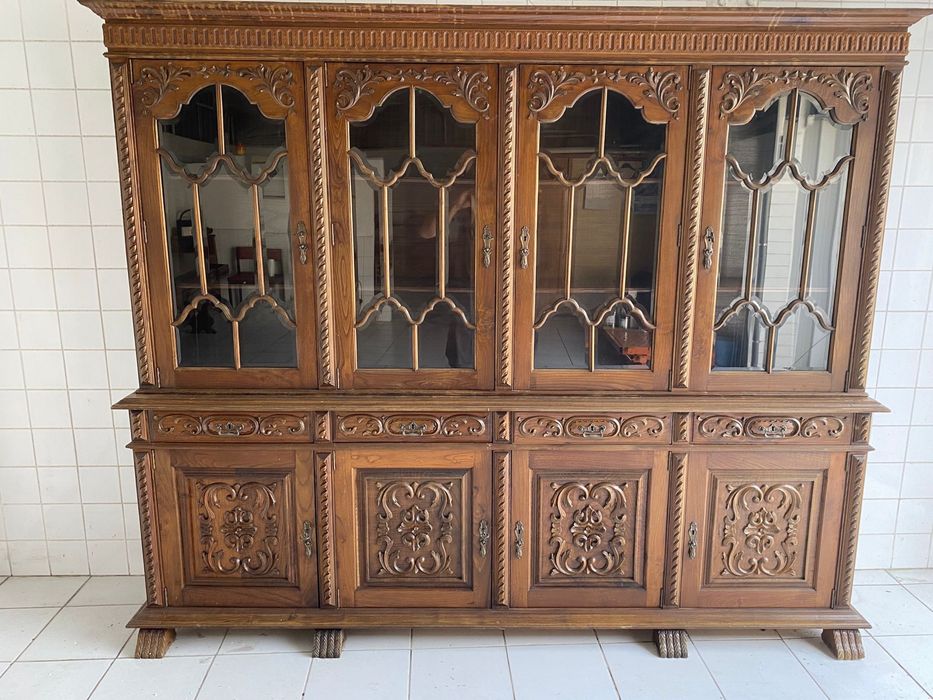 Cristaleira carvalho