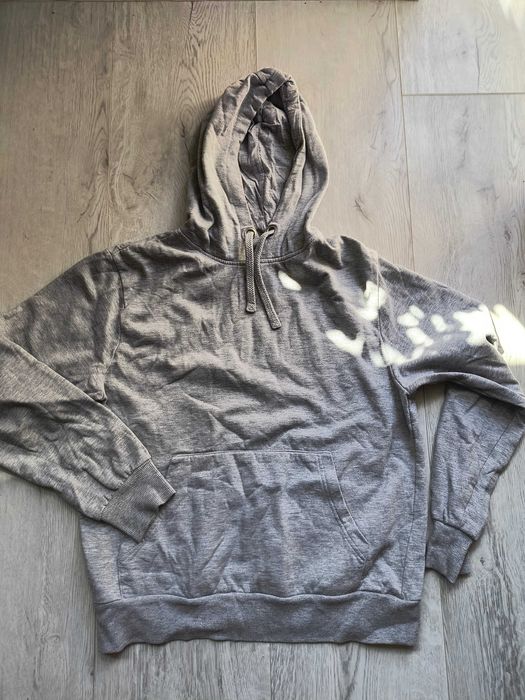 Szara klasyczna bluza