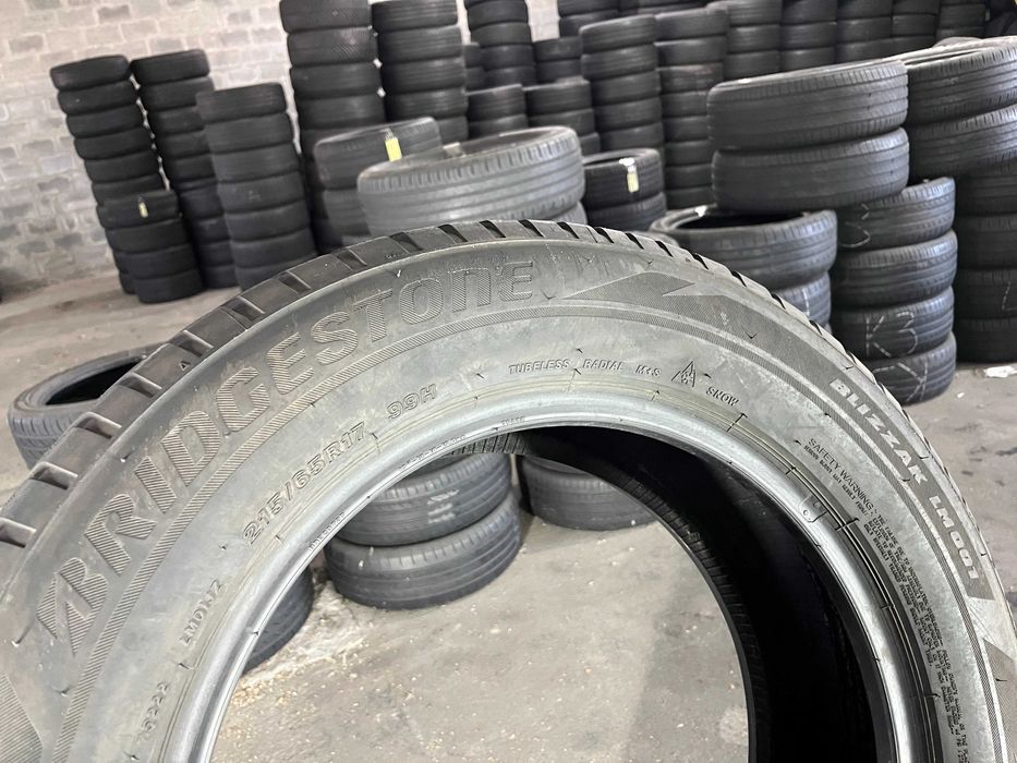 GS1142 Зимові шини 215/65r17 Bridgestone Blizzak LM001 пара резина р17