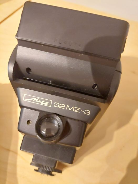 Lampa błyskowa METZ  32MZ- 3 z adapterem SCA 3401 (Nikon)