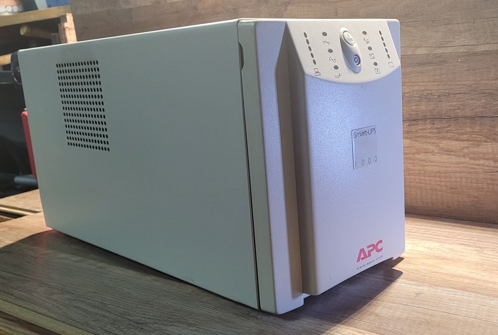 Zasilanie awaryjne Ups APC  1000