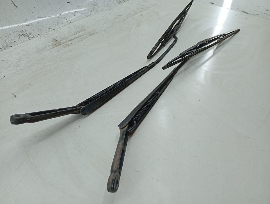 Astes/Escova Limpa Conjunto (2) - FORD FOCUS Turnier (DNW) | 99 - 07
