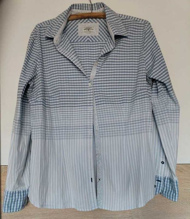Koszula biało błękitna