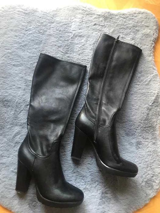 Buty czarne kozaki Deichmann na obcasie botki zimowe słupku 38