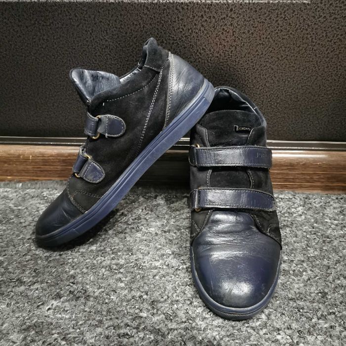 Продам демісезонні черевики для хлопчика