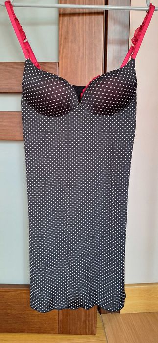 Koszulka nocna Triumph 80A,dł.80cm czarna w białe kropki,Walentynki