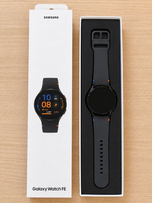 Samsung Galaxy Watch FE  – смарт-годинник з повним комплектом
