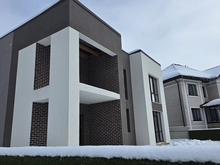 Сучасний котедж преміум класа поруч з Тернополем