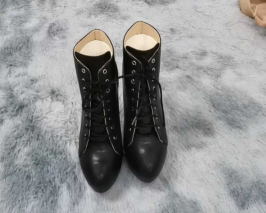 Wiązane botki obcas 14 cm