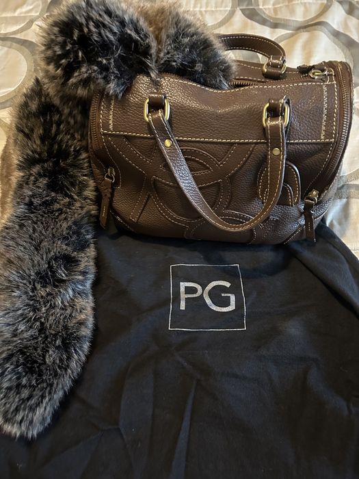 Mala Purificacion Garcia em pele castanha