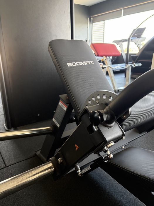 Máquina Hip Thrust BoomFit