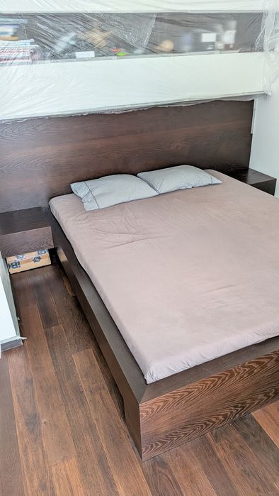 Solidne łóżko fornir dębowy barwiony wenge