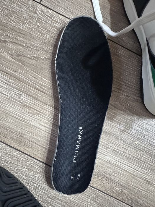 Кросівки для хлопчика на вузьку ногу