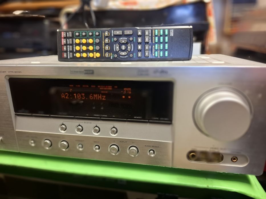 Amplituner Yamaha HTR-6030 pilot